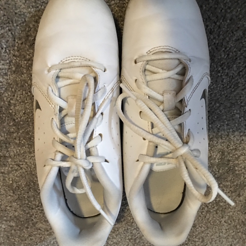 nike girls cheer shoes